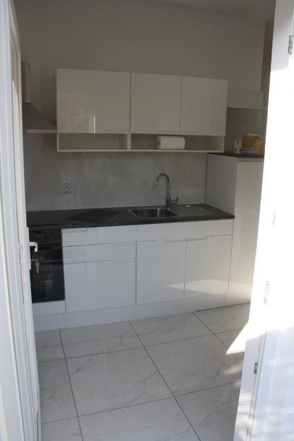 Lea Apartment Sibenik Bagian luar foto