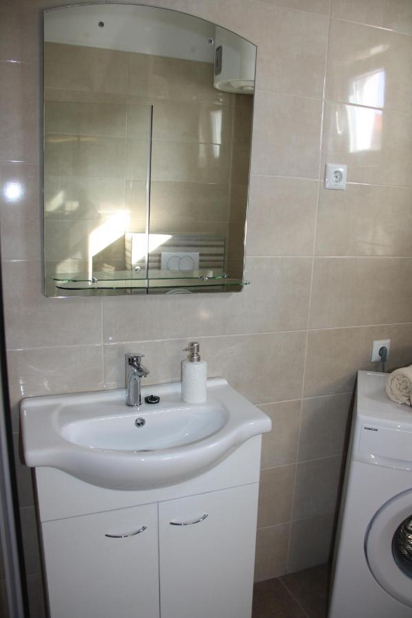 Lea Apartment Sibenik Bagian luar foto
