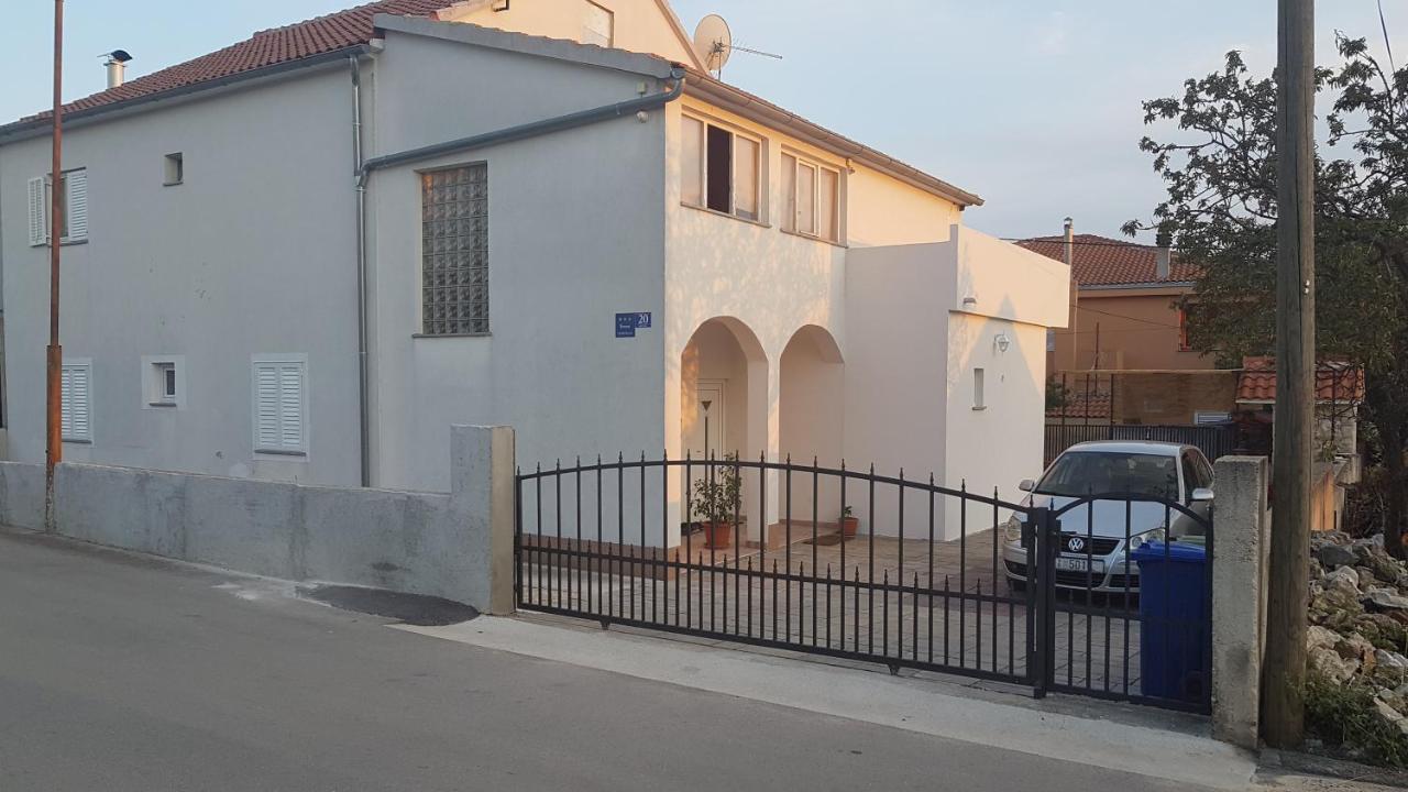 Lea Apartment Sibenik Bagian luar foto