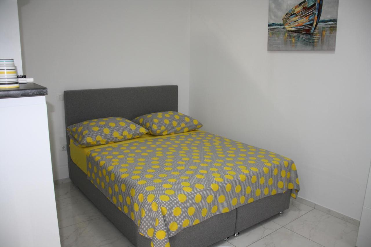 Lea Apartment Sibenik Bagian luar foto