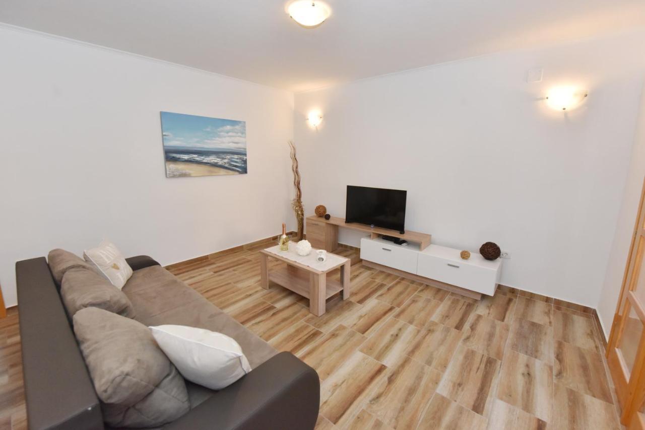Lea Apartment Sibenik Bagian luar foto