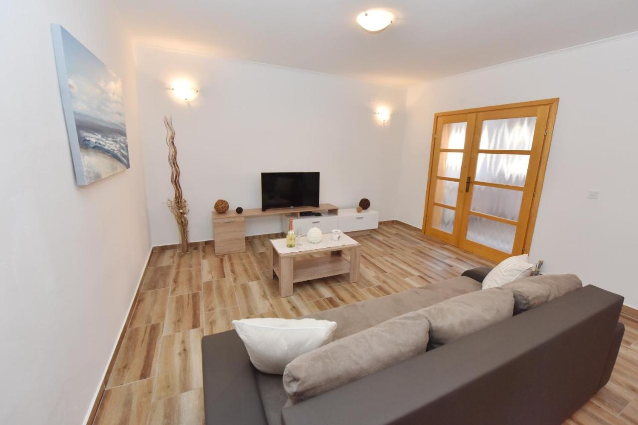 Lea Apartment Sibenik Bagian luar foto