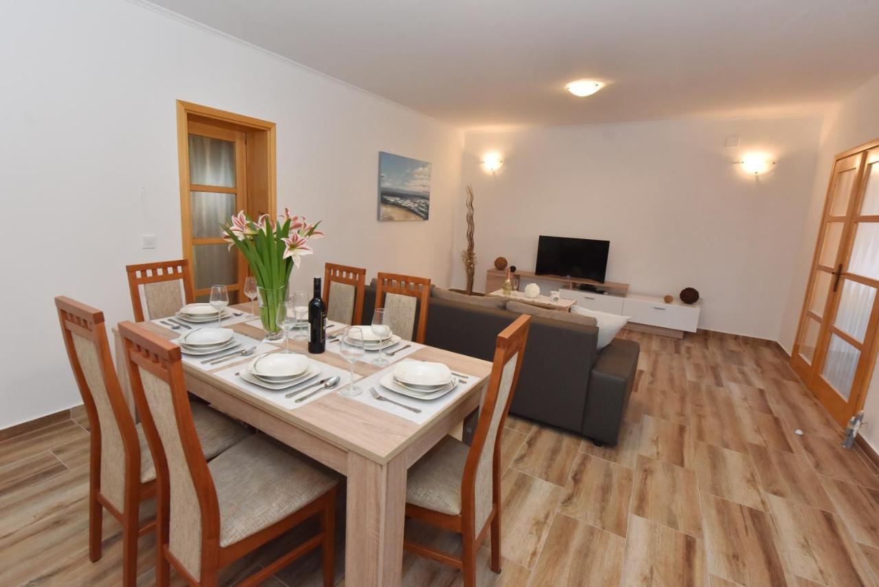 Lea Apartment Sibenik Bagian luar foto