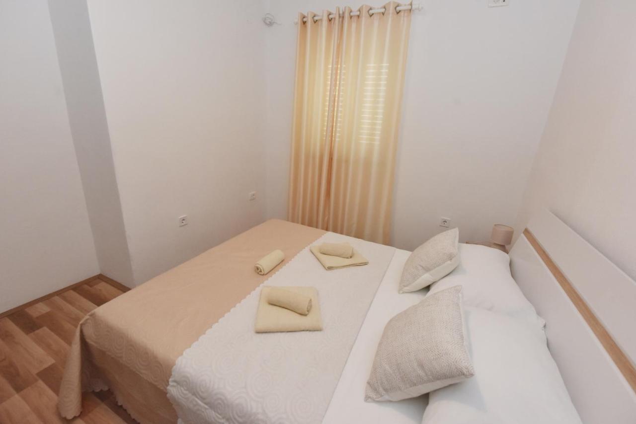 Lea Apartment Sibenik Bagian luar foto
