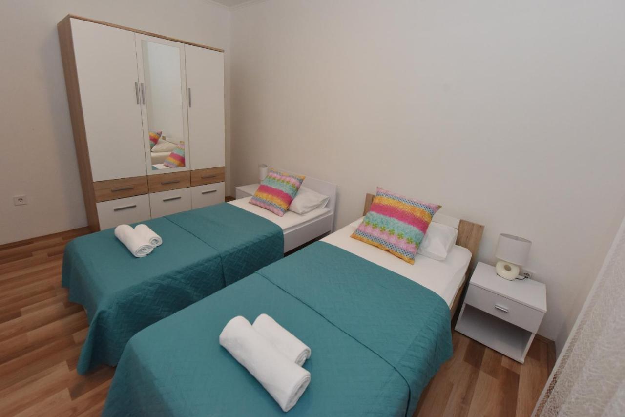 Lea Apartment Sibenik Bagian luar foto