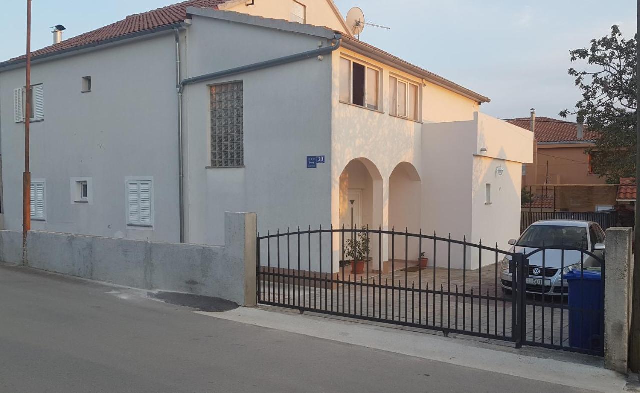 Lea Apartment Sibenik Bagian luar foto