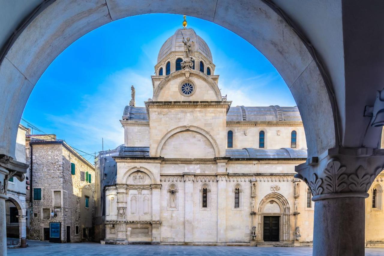 Lea Apartment Sibenik Bagian luar foto